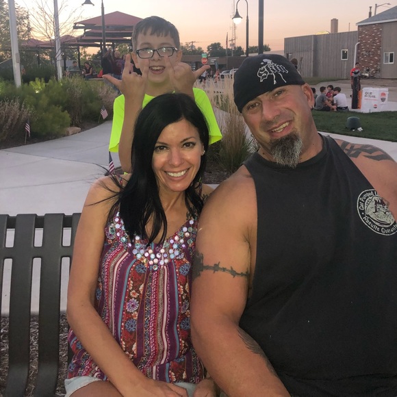 Meet your Posher, Sharon - Picture 1 of 3